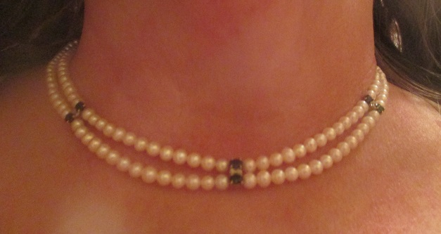 xxM1272M Freskwater pearl necklace with sapphire and diamond Takst-valuation N.Kr. 8000